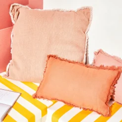 Online Coussin BURTA coloris nude orangé 60 x 60 cm - 4MURS Coussins