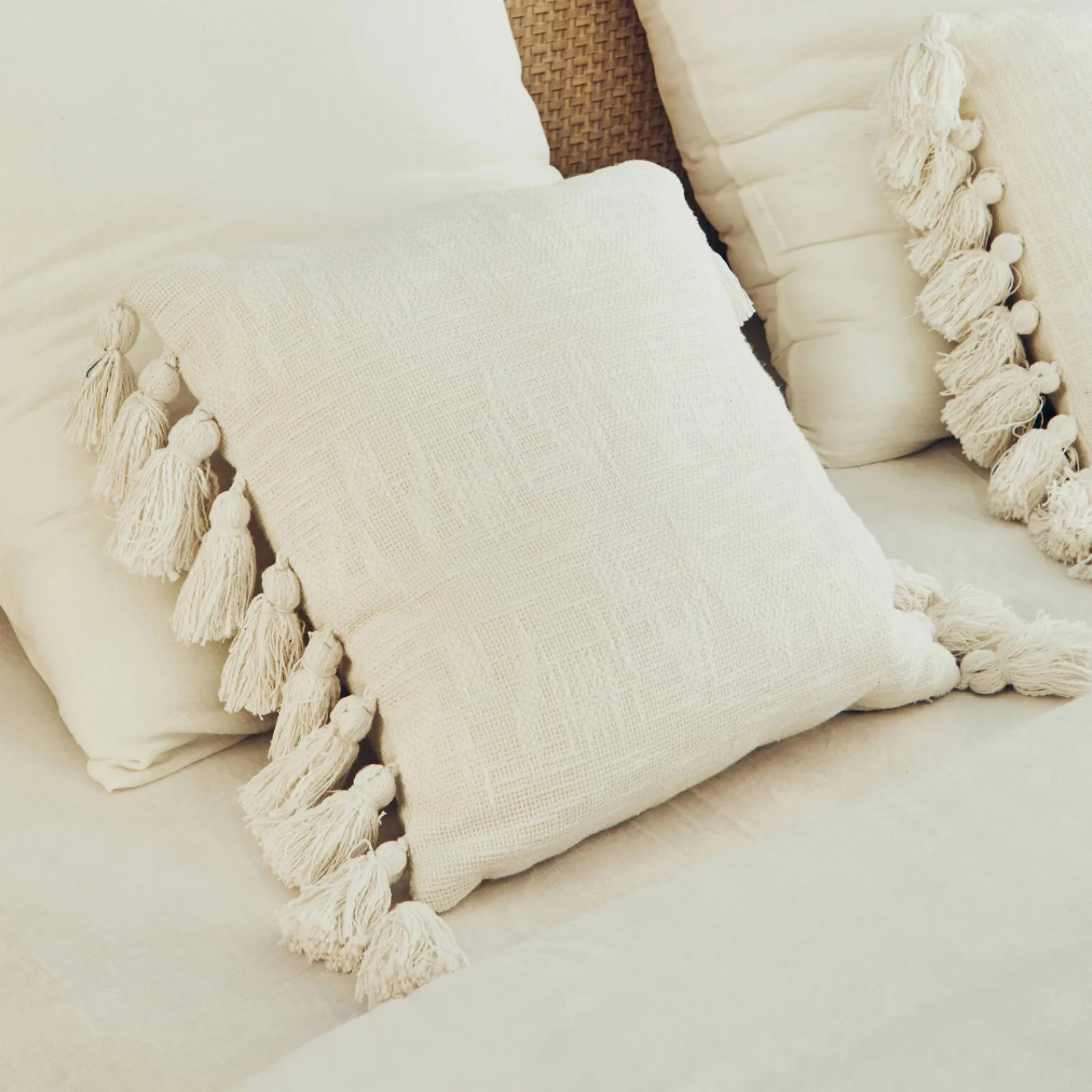 Online Coussin ELNA coloris blanc 45 x 45 cm - 4MURS Coussins