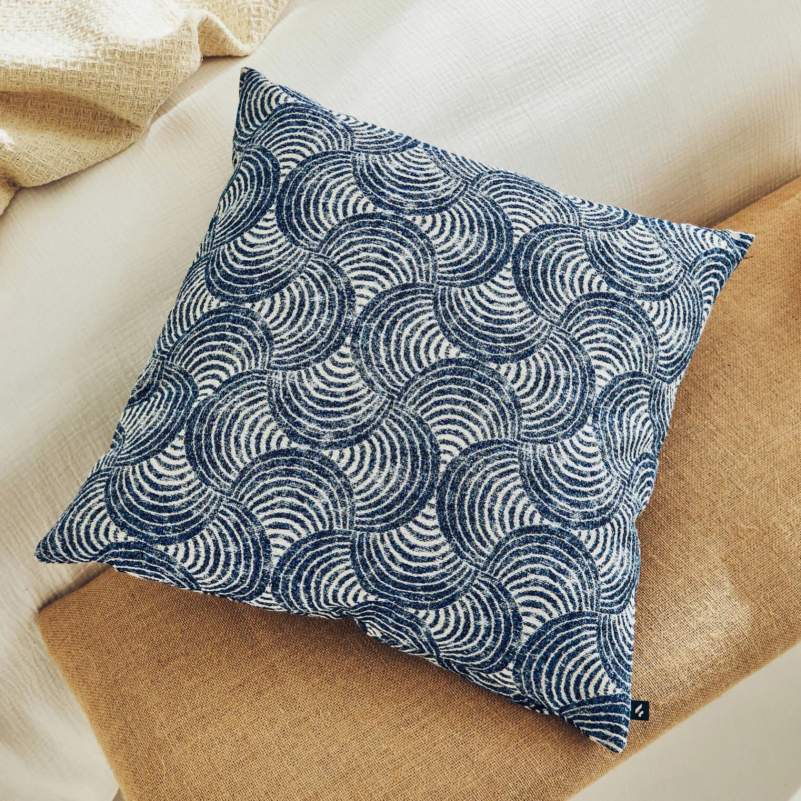 Outlet Coussin KUMO coloris bleu 44 x 44 cm - Coussins