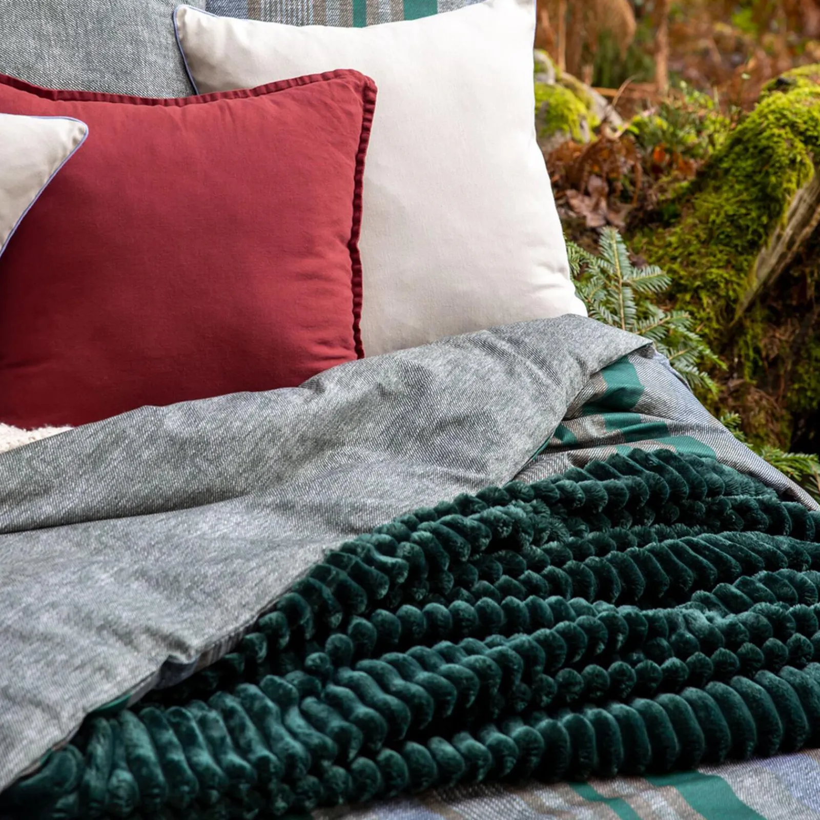 New Plaid TULUM coloris vert émeraude - 4MURS Plaids