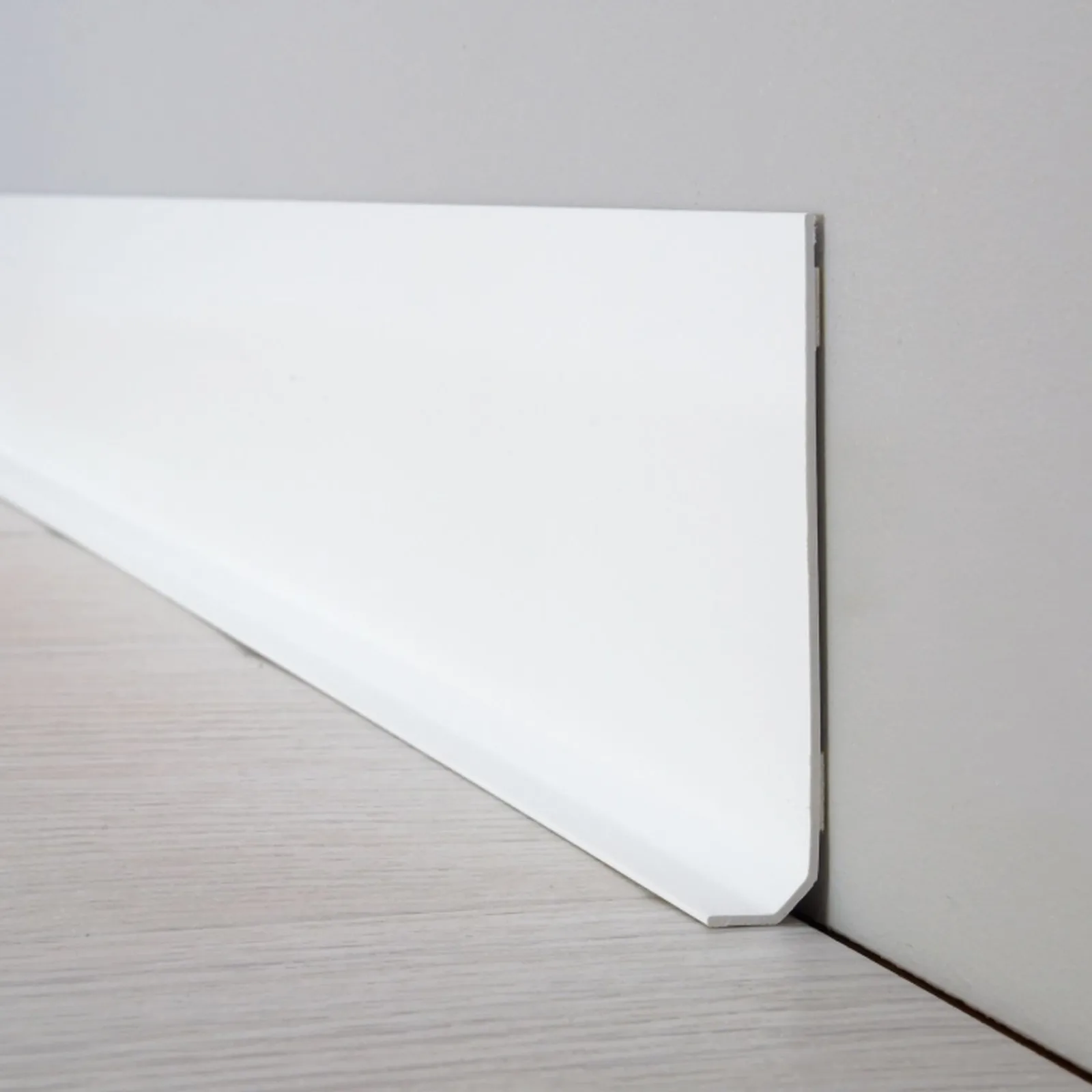 Outlet Plinthe déco UNI coloris blanc - 4MURS Revêtements De Sol