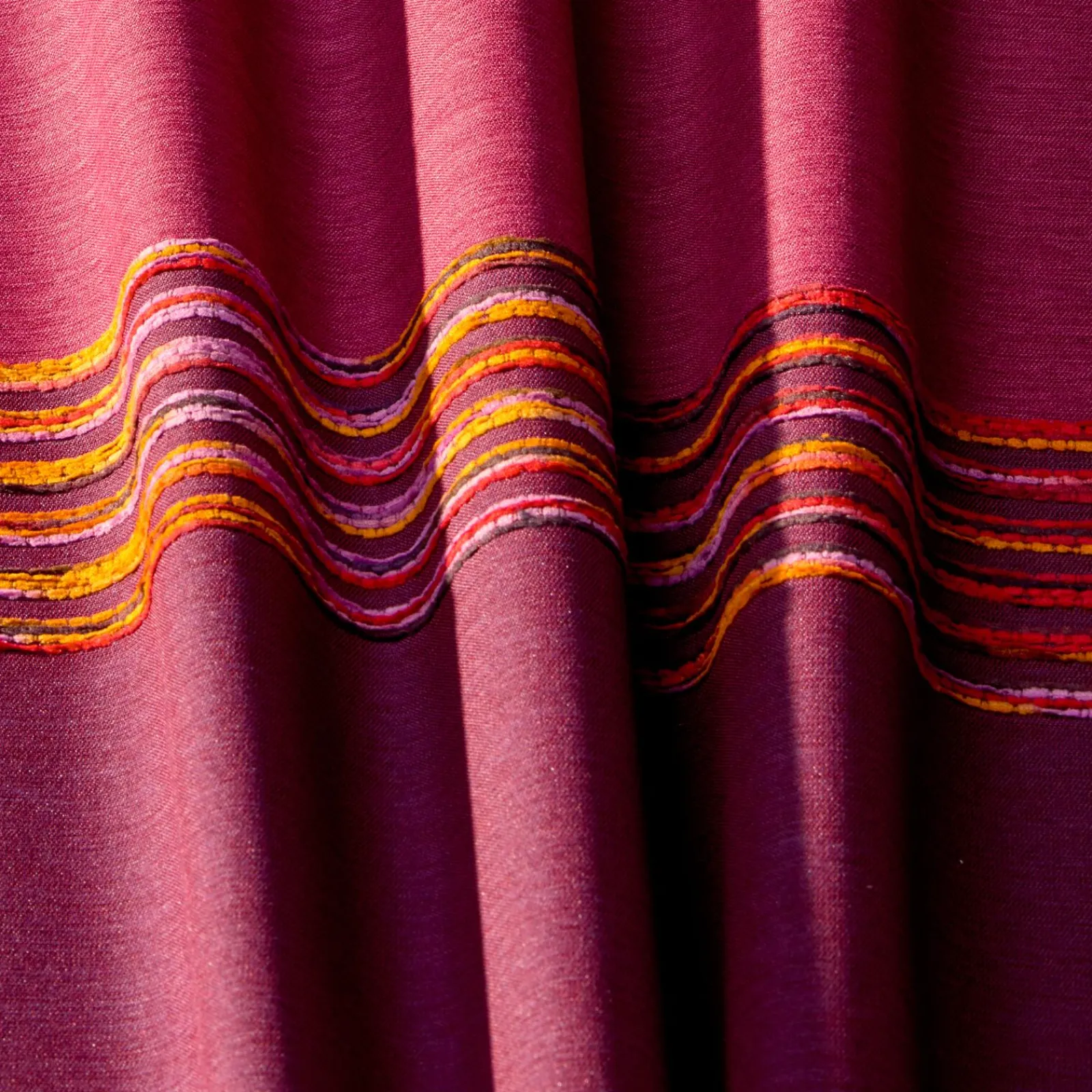 Fashion Tissu LINEA coloris prune - 4MURS Rideaux, Voilages Et Stores Sur Mesure