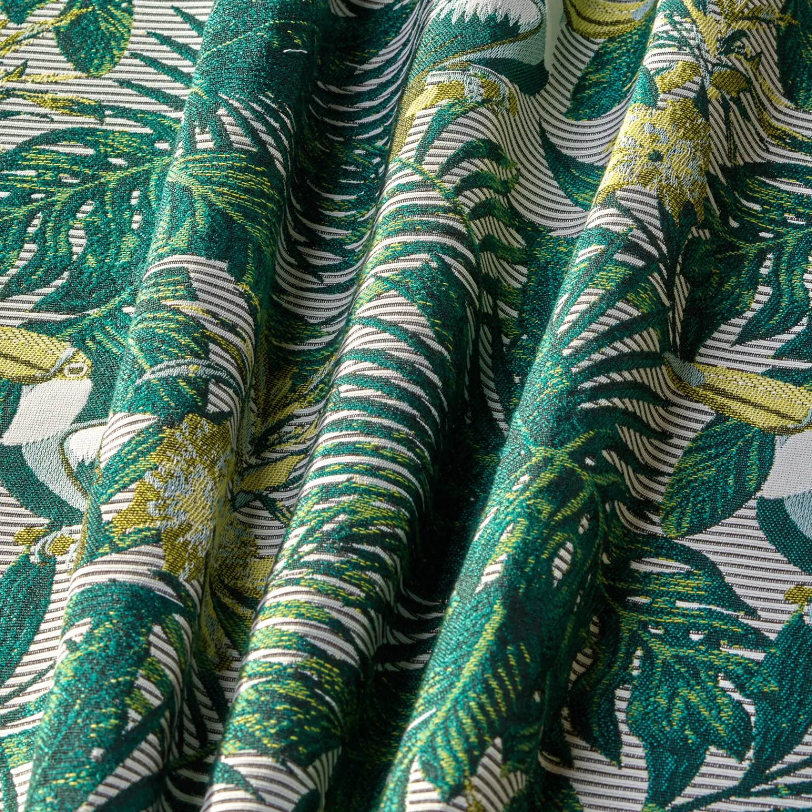Discount Tissu TOUCAN coloris vert - 4MURS Rideaux, Voilages Et Stores Sur Mesure