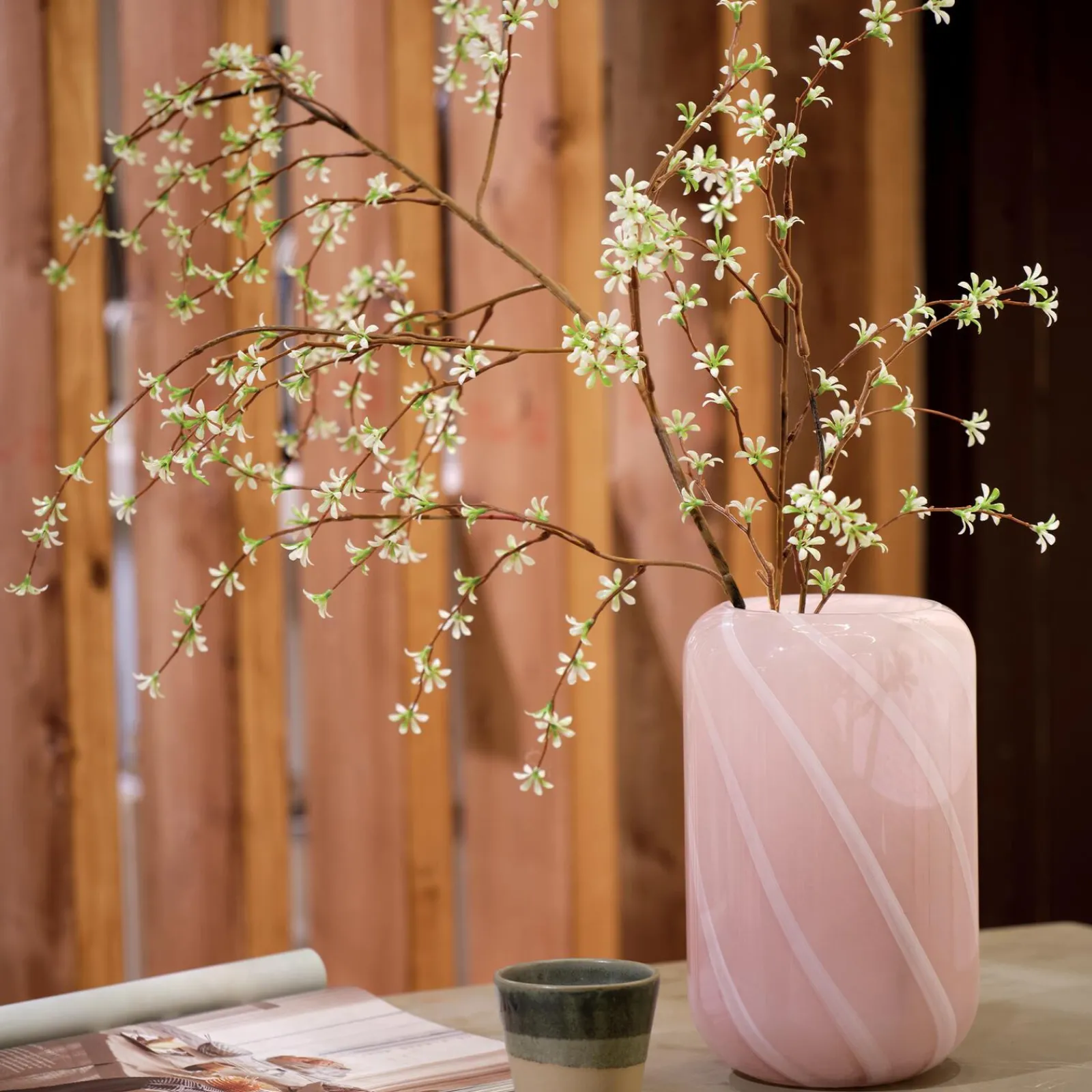 Fashion Vase FLUDY coloris rose - 4MURS Objets Déco